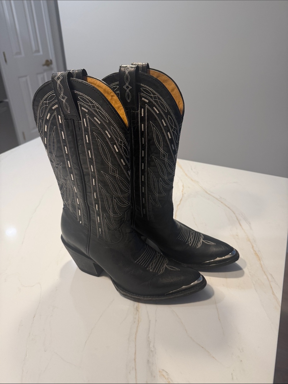 Idyllwind Black Western Stitch-Detail Heeled Boots